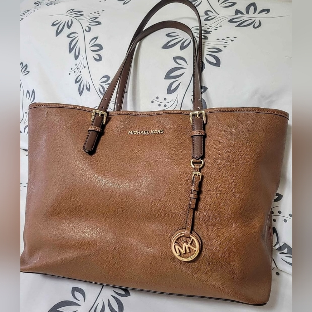 Micheal Kors Jet Set Large Tote Handbag